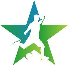 小伙高尔夫模拟器前打高尔夫，结果一杆打到消防喷淋头